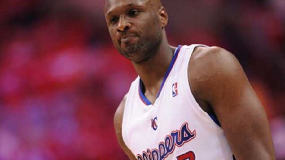 Odom continua em coma mas com