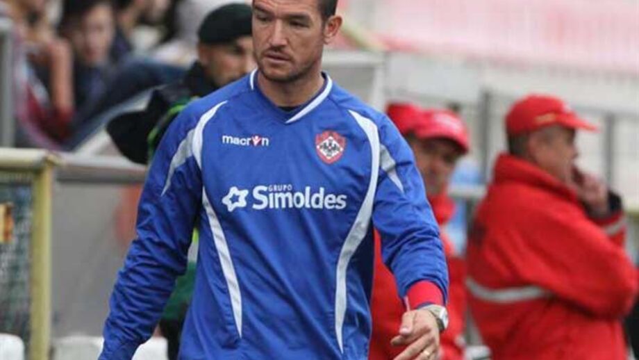 Oliveirense-Ac. Viseu, 0-2: Continua a maldição caseira