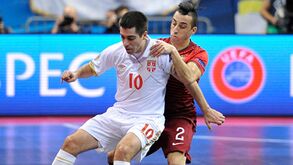 Portugal perde com a S&eacute;rviae n&atilde;o foge &agrave; Espanha