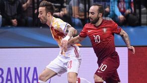 Portugal volta a cairaos p&eacute;s de Espanha