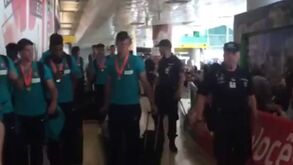 Grande festa na chegada dos sub-17