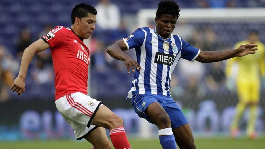 Futebol: Cinco 'portugueses'nos pré-convocados da Nigéria