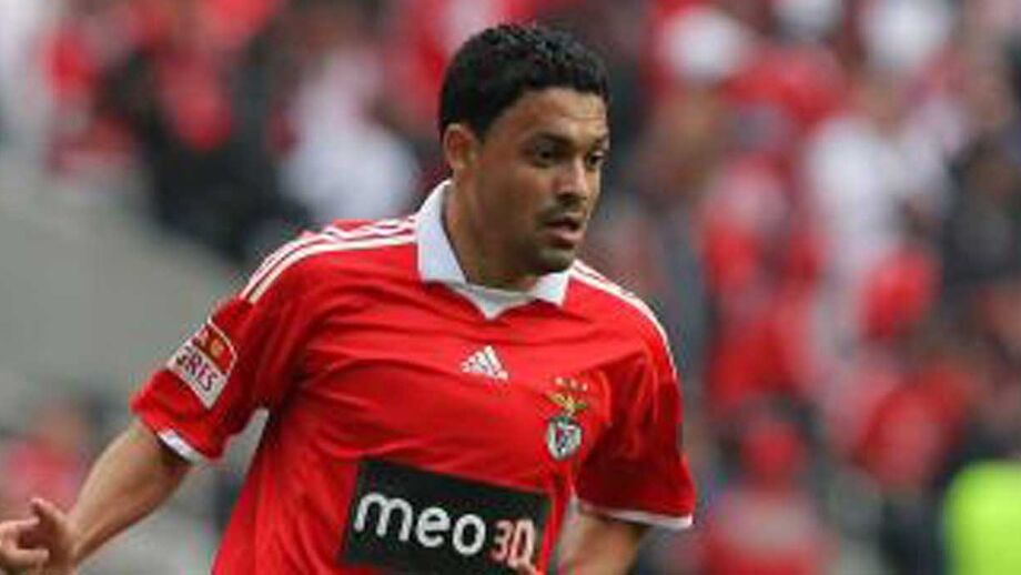 Éder Luis 'dá' 3,2 milhões