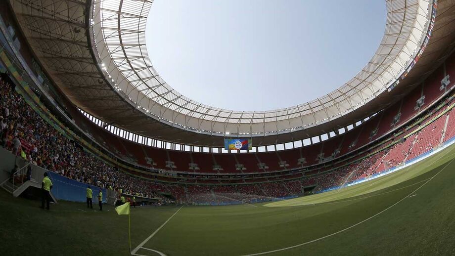Brasileiros ao lado de Portugal