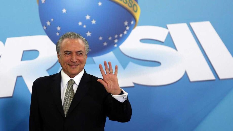 Presidente interino do Brasil falha cerimónia de encerramento