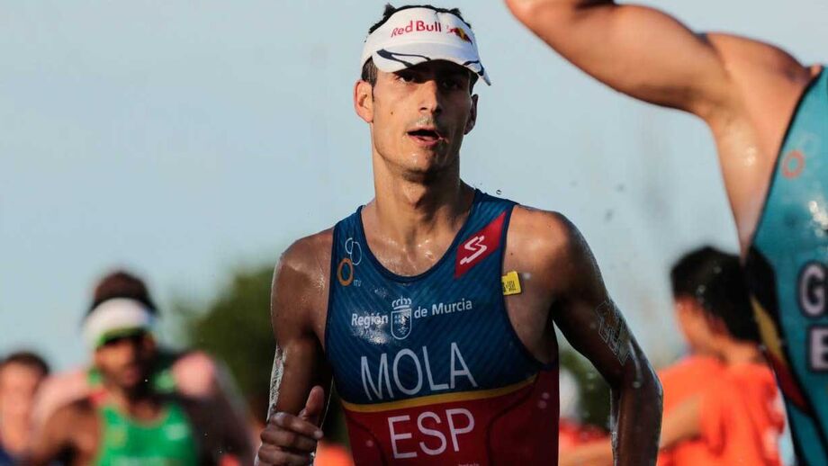 Mario Mola sagra-se campeão mundial em final dramático
