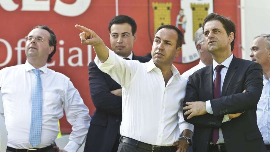 O presidente da CM Braga, Rodrigo Rio, com António Salvador