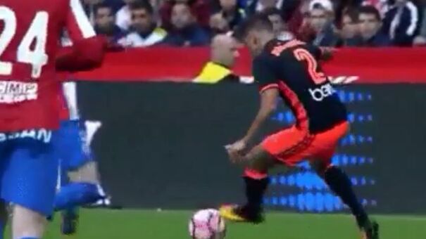 João Cancelo anda a aprender com Ronaldo
