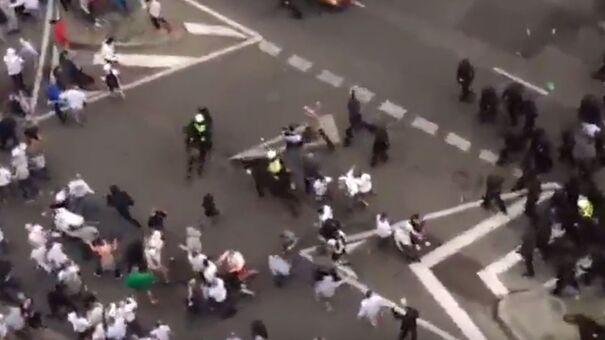 Polícia espanhola sofre às mãos dos hooligans do Legia em Madrid