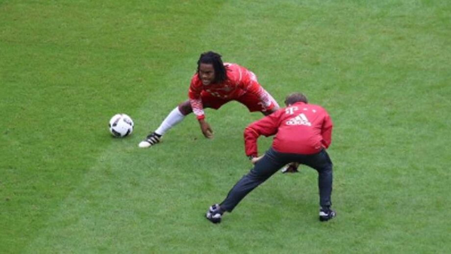 Enquanto se discutiam táticas no balneário do Bayern, Renato Sanches fazia isto...