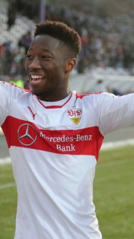 Resultado de imagem para carlos mané estugarda