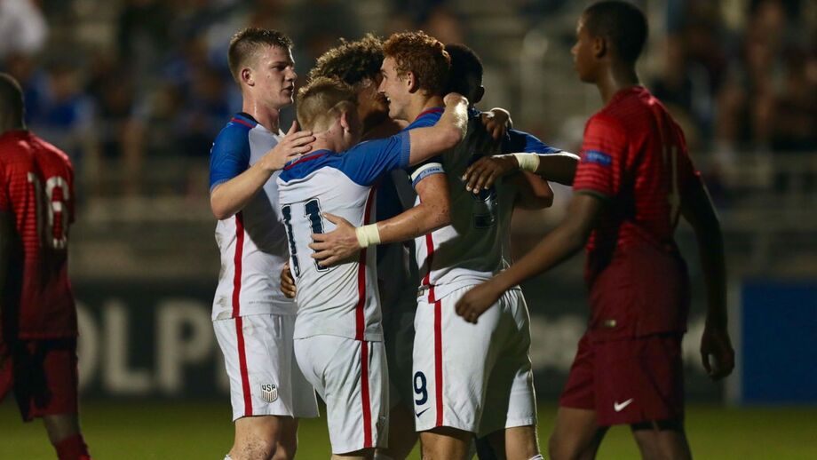 Estados Unidos humilham Portugal no arranque do Torneio Internacional Nike