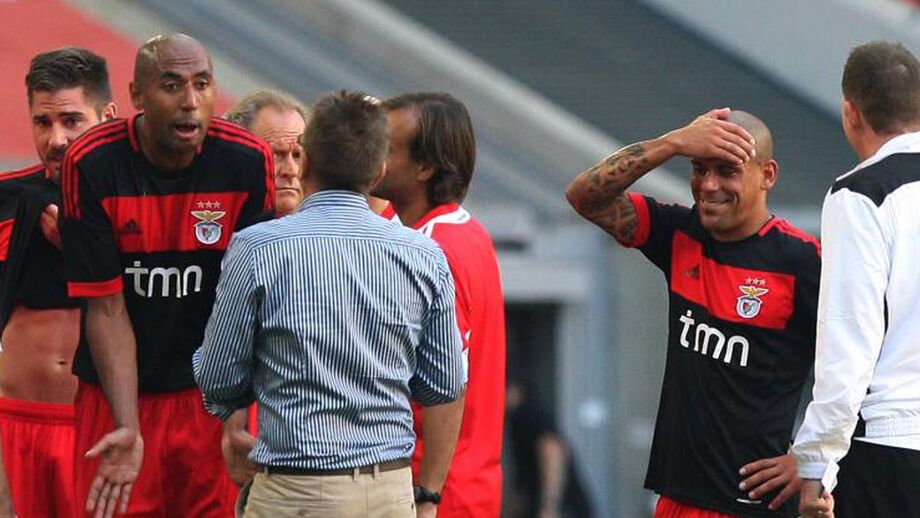 Darmstadt despede treinador