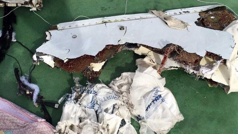 Detetados vestígios de explosivos nas vítimas do avião EgyptAir que caiu ao mar