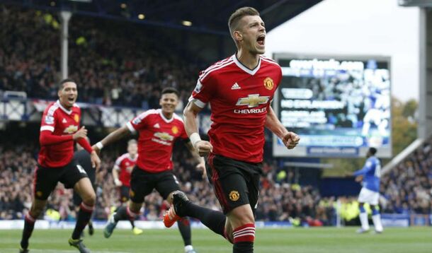 Everton contrata Morgan Schneiderlin por 23 milhões de euros