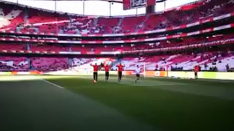 Guarda-redes do Benfica sentem o carinho do público - Record