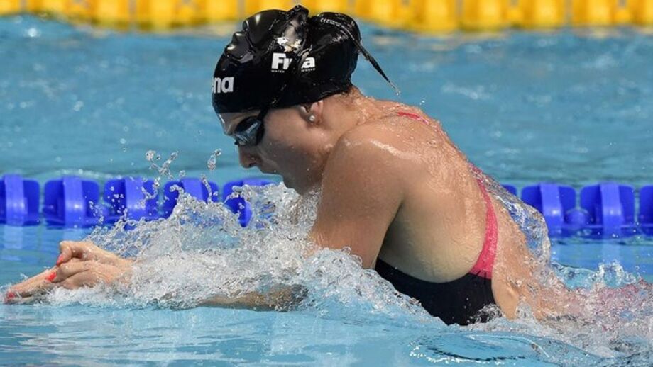 Victoria Kaminskaya bate recorde absoluto dos 200 metros estilos