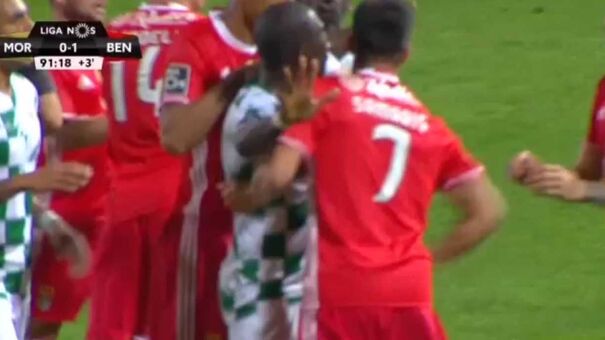 Samaris deu um soco em Diego Ivo