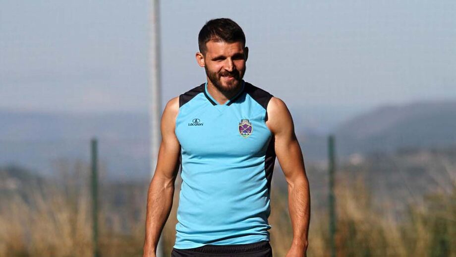 Simon Vukcevic rescinde por mútuo acordo
