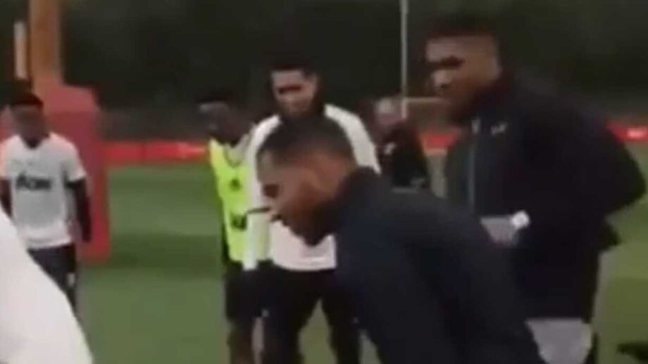 Anthony Joshua esteve no centro de treinos dos red devils em Carrington