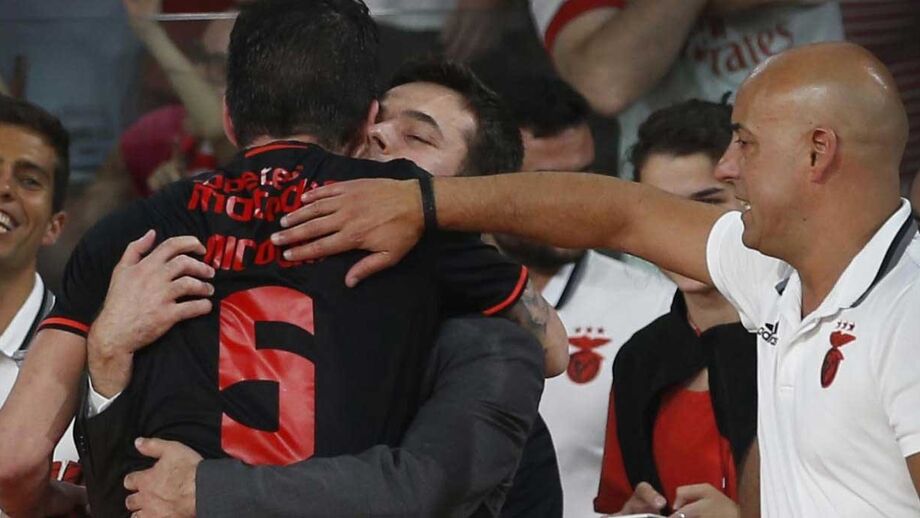 Novo homem forte do futebol do Benfica vibrou com o hóquei