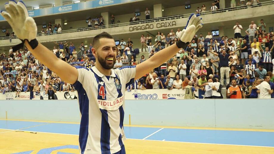 Vítor Hugo sai do FC Porto rumo a Alvalade