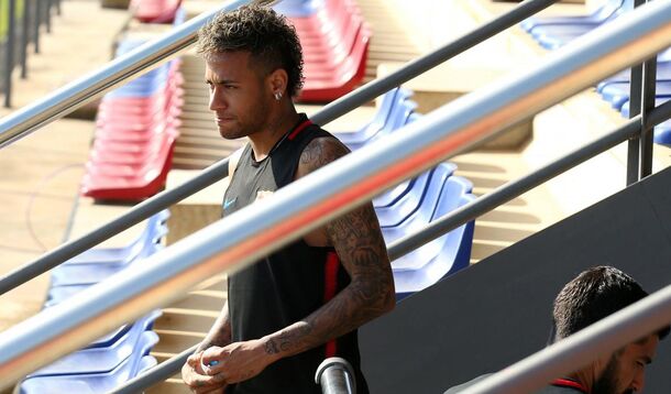 Neymar em contactos com o PSG