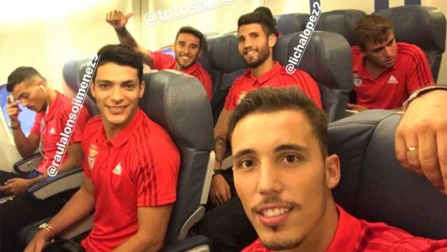 Águia em Inglaterra com Salvio, Grimaldo e Krovinovic na comitiva