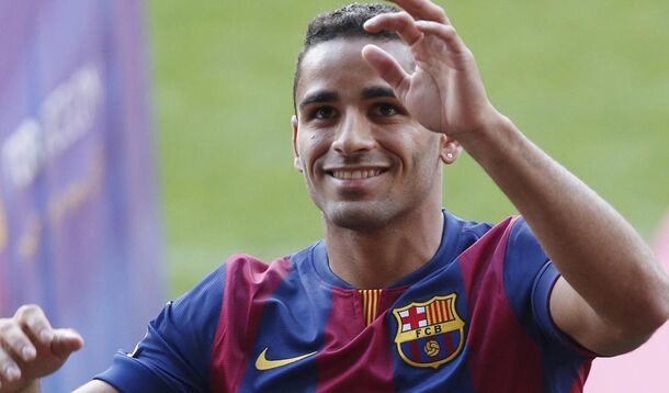 Benfica e Barcelona não se entendem por Douglas