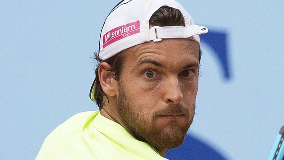 João Sousa arrasador no regresso ao piso rápido