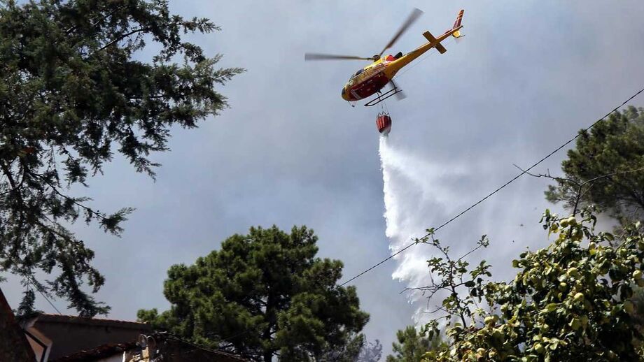 Parque de Campismo do Pião evacuado na sequência de fogo na Covilhã