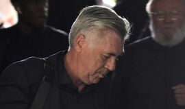 Presidente do Bayern revela que Ancelotti tinha cinco jogadores contra ele