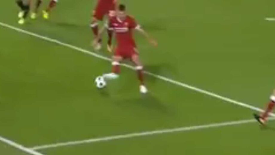 E o elo mais fraco da defesa do Liverpool foi...