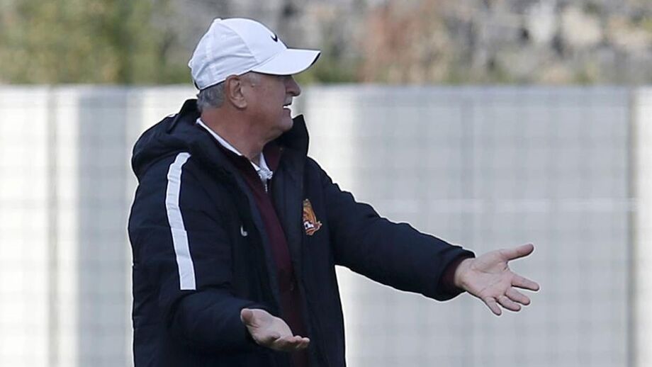 China: Scolari vence nos descontos e fica mais perto do título