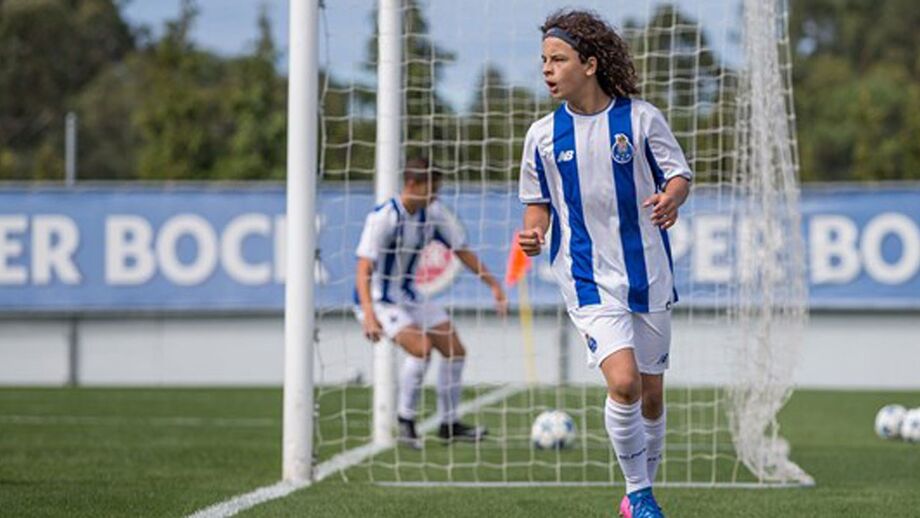 FC Porto não dá hipótese ao Coimbrões (5-0)