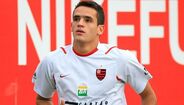 39.º - Renato Augusto: Flamengo (Ganhou uma medalha de ouro olímpica e foi internacional pela seleção principal do Brasil em 33 ocasiões. Depois do Flamengo, passou quatro épocas no Bayer Leverkusen, tendo voltado ao país natal para representar o Corinthians. Joga agora na China pelo Beijing Guoan).