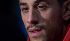 Pizzi ajudou a... atender chamadas