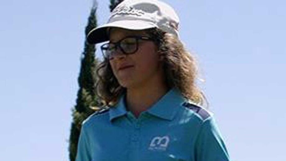 Olá, eu sou a Sofia, tenho 13 anos e ganhei a Taça da Federação Portuguesa de Golfe