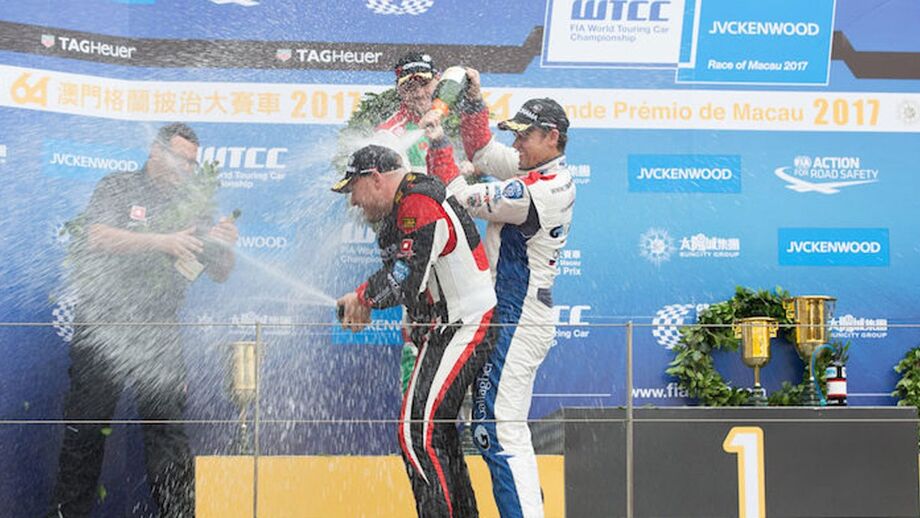 WTCC: Rob Huff vence corrida principal em Macau