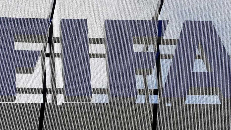 Três antigos dirigentes FIFA irradiados do futebol por corrupção
