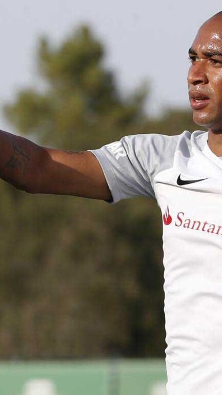 Resultado de imagem para thiago santana santa clara