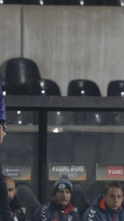 Mehmet Ozdilek Podíamos ter acabado com o jogo na primeira parte