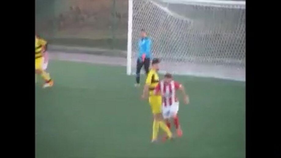 Aconteceu nos distritais: jogador marca de penálti, é agredido e acaba expulso