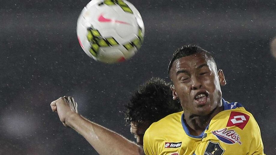 Avançado Alfredo Stephens chega aos Açores por empréstimo