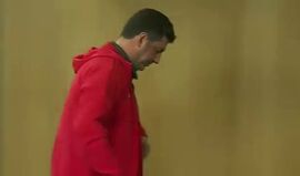 O momento em que Rui Vitória se levantou e acabou a conferência de imprensa