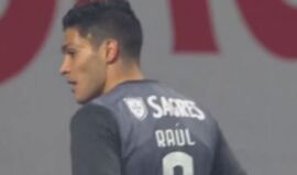 Jiménez estava isolado mas atirou para as nuvens