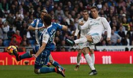 Cristiano Ronaldo volta aos golos e Real Madrid 'atropela' o Deportivo