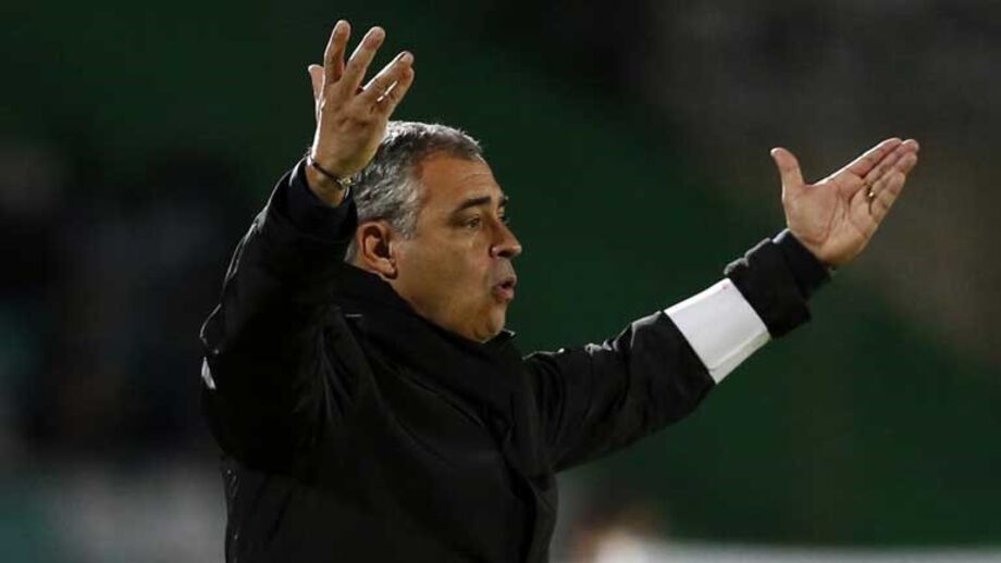 Shabane reforça sadinos