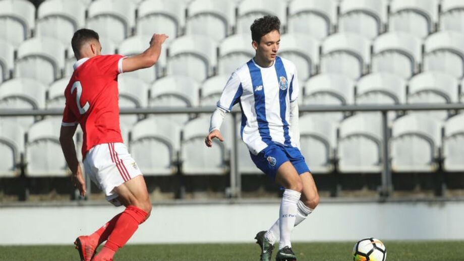 Benfica vence clássico no Porto com reviravolta na segunda parte (1-2)