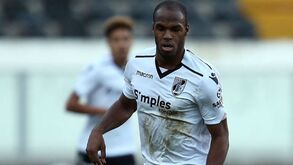 Famalicão-V. Guimarães B, 1-1: Dérbi minhoto com poucas oportunidades de golo